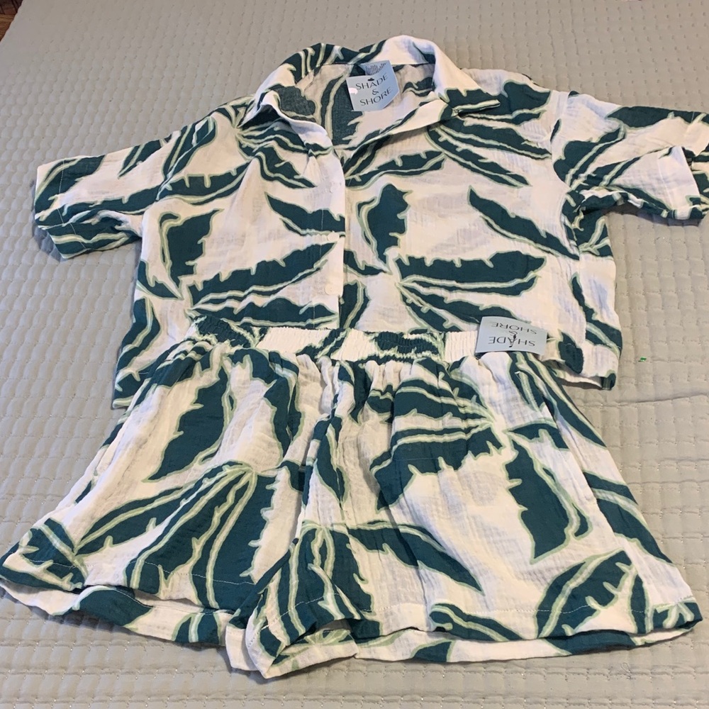 Shades & Shore tropical Women’s 2Pc Outfit NEW size XS (02) Cute Shirt & Shorts